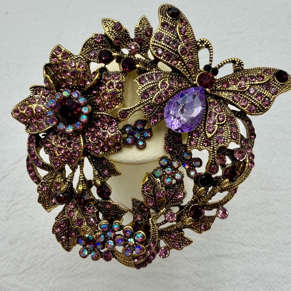 Fairy core Butterfly Brooch old Gold style - Picture 1 of 3